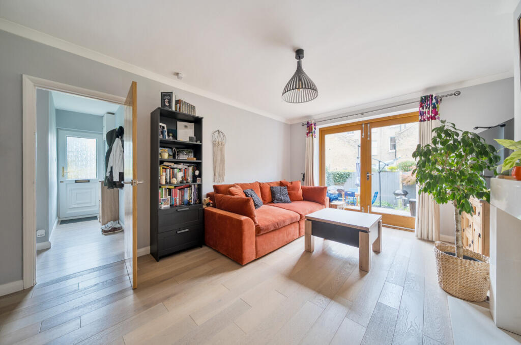 1372455-8-68fa232...