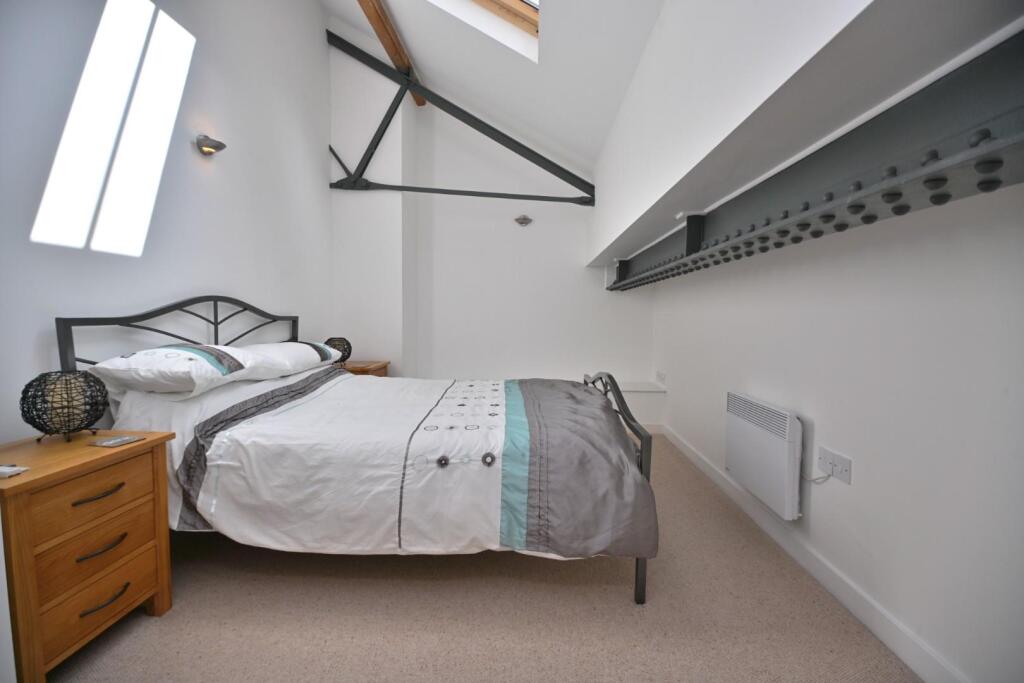 53 The Sorting Office Bedroom 2.JPG