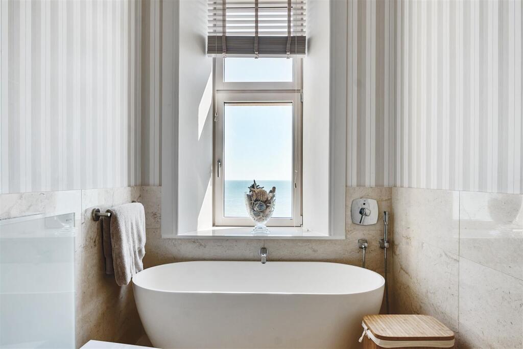 Bath &amp; View