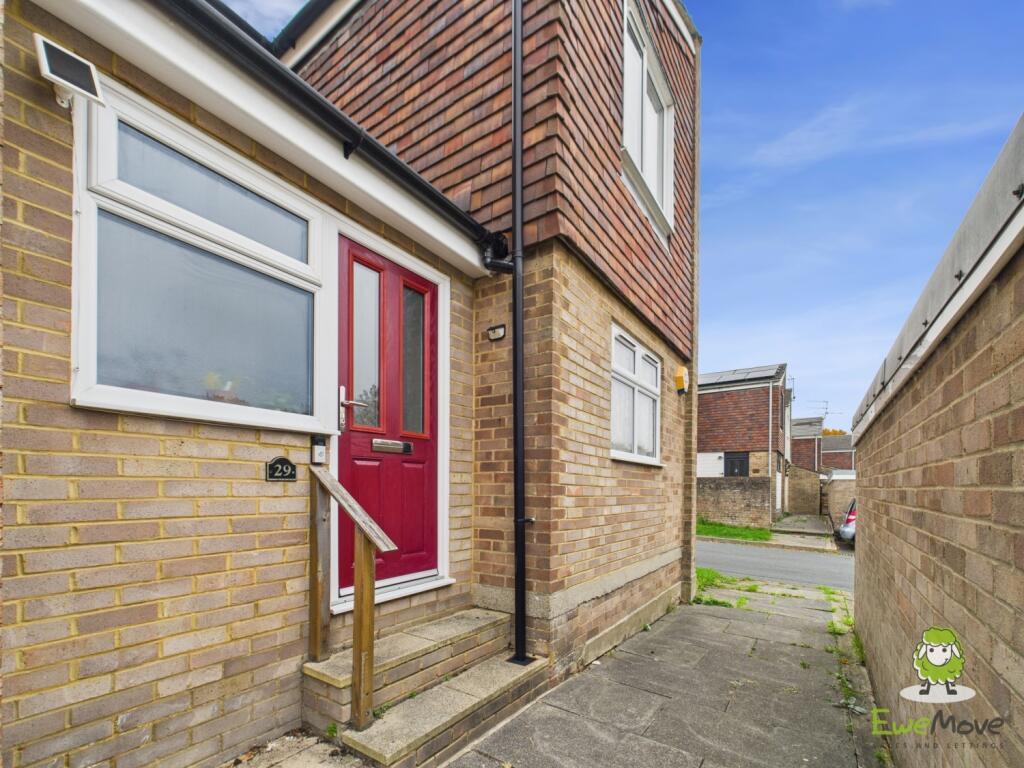 EweMove Estate Agents Basingstoke - Bennet Close