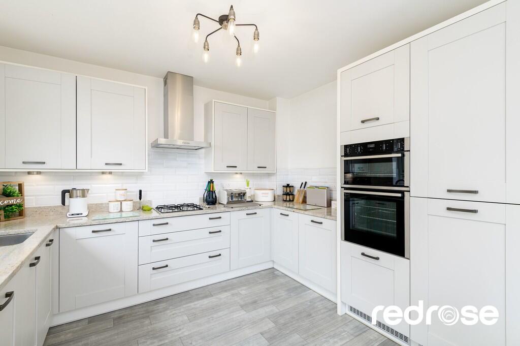 web_60 Whitley Dr...