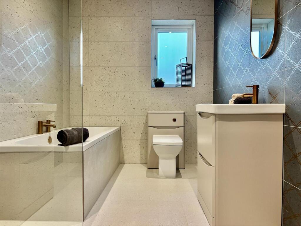 WhatsApp Image 2025-12-22 at 08.21.50 (5).jpeg