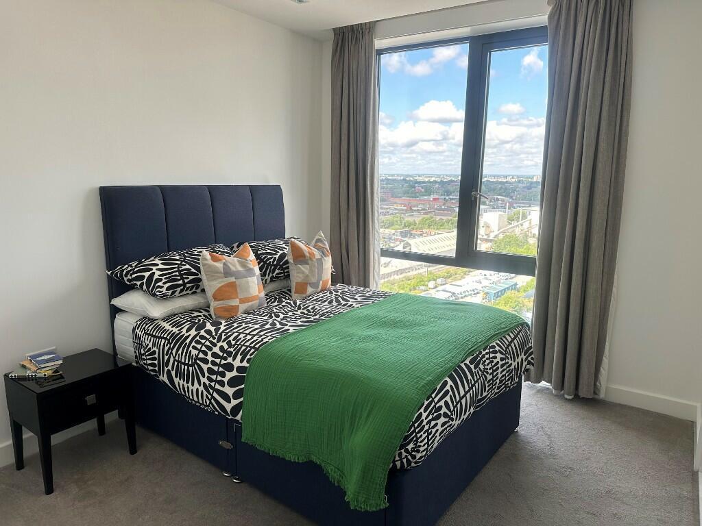 216452 SH1009 SH1009 IMG 02 0000