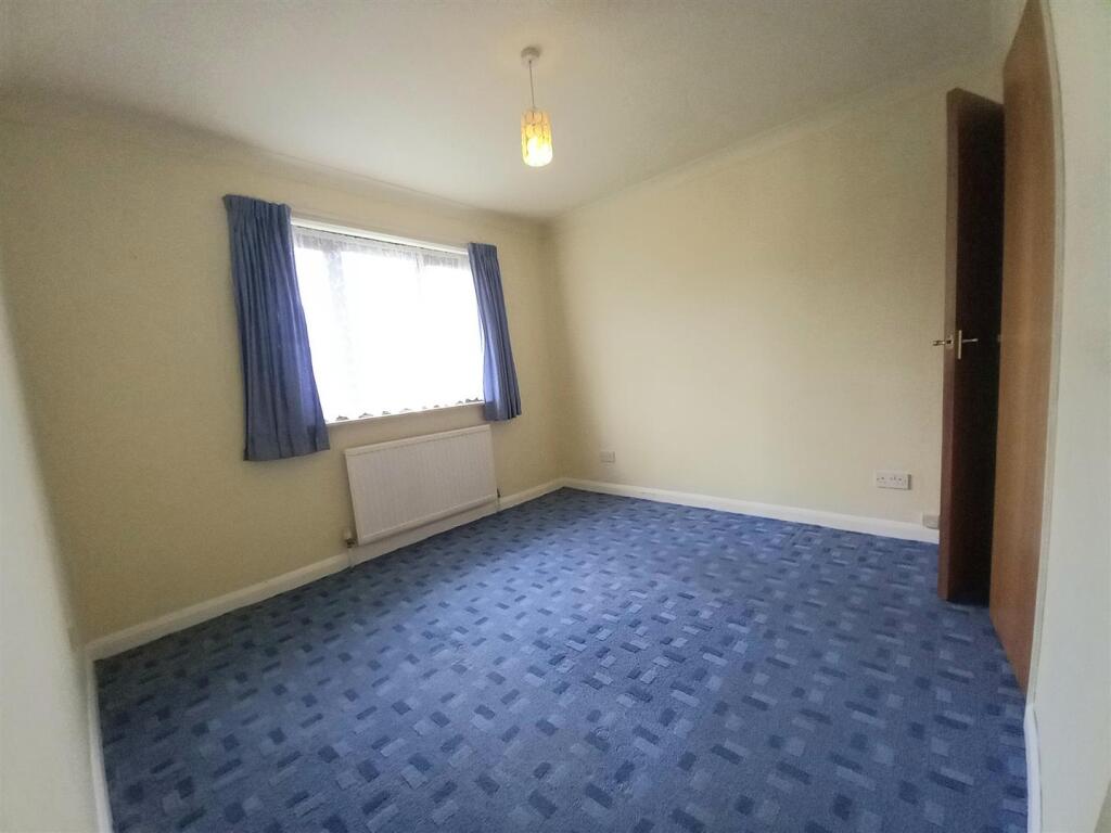 22 Kenwith Bed 1.jpg