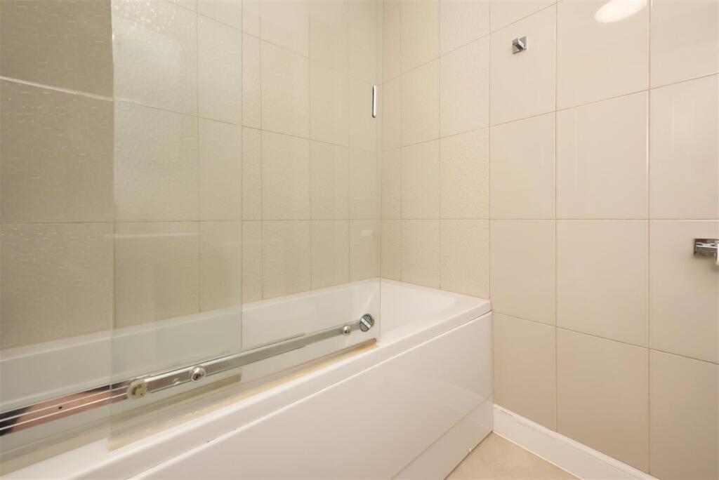 Hobnail Path, Aylesham, Canterbury