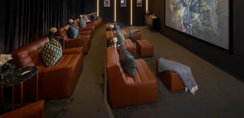 eden-grove---eden-club-gallery-cinema-image_240120