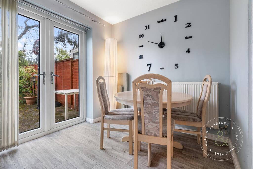 Allen Close, Hern and Crabtree (17).jpg