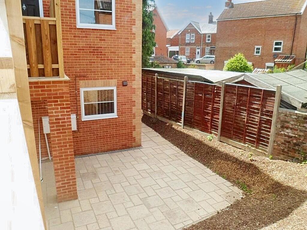 IMG_948_3_patio (...