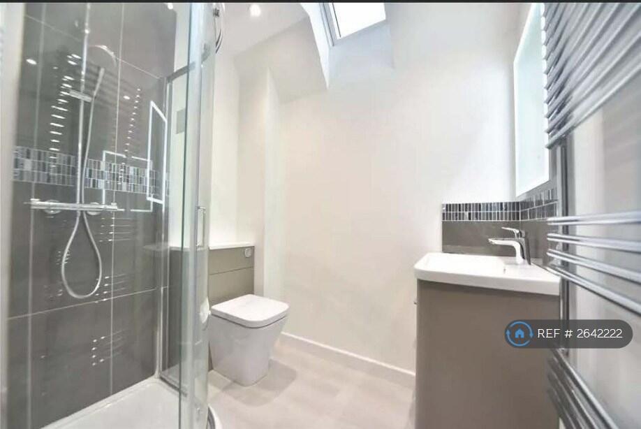 En-Suite 2