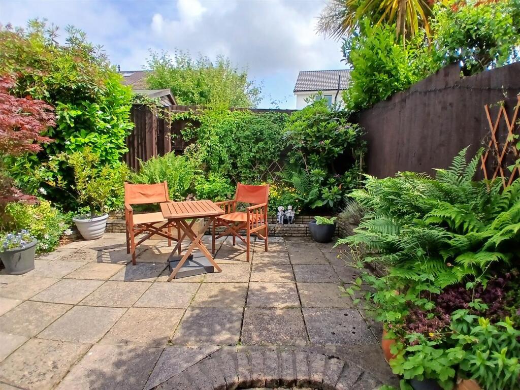 110 Porset Drive garden.jpg