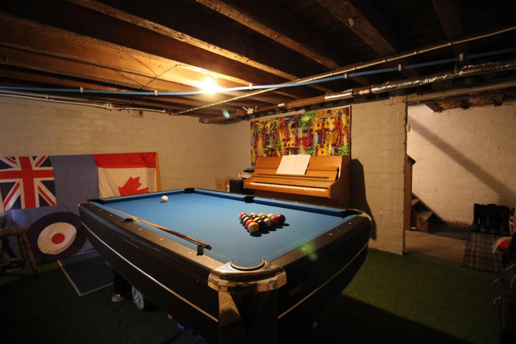 St Leonards Road West, Basement.JPG