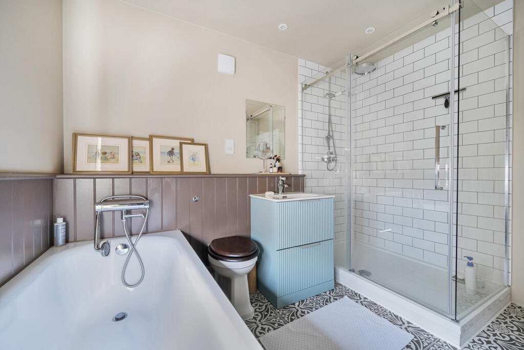 1294945-20-682b4f...