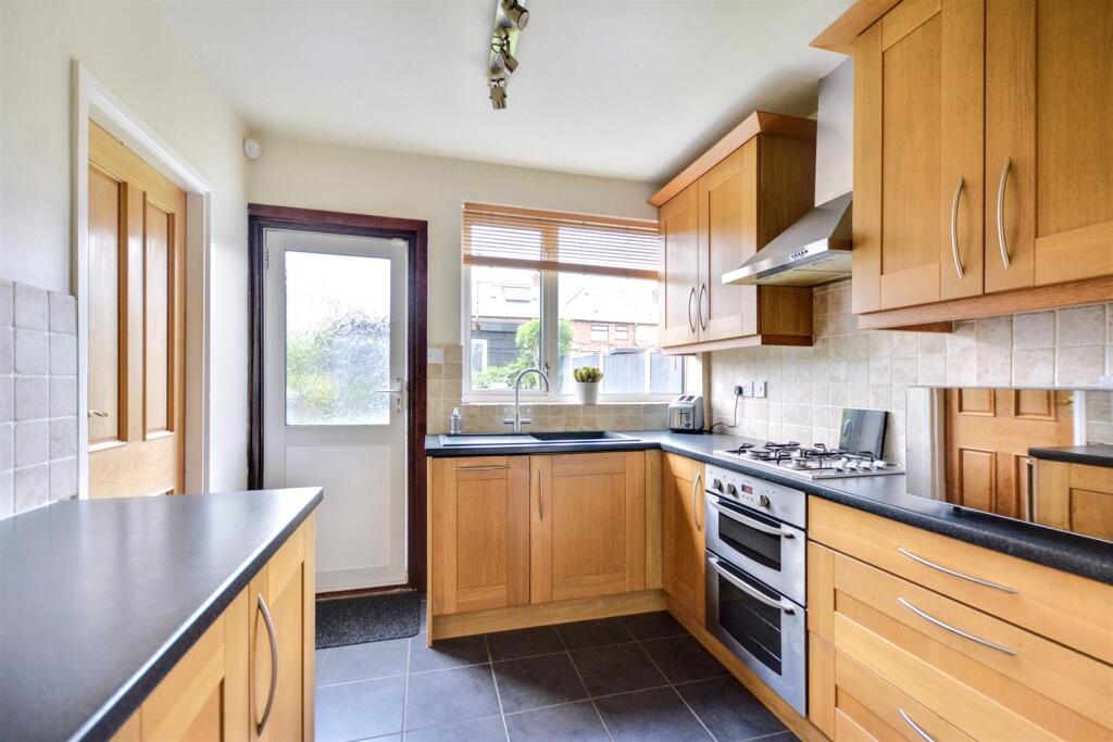 Kitchen_2.jpeg