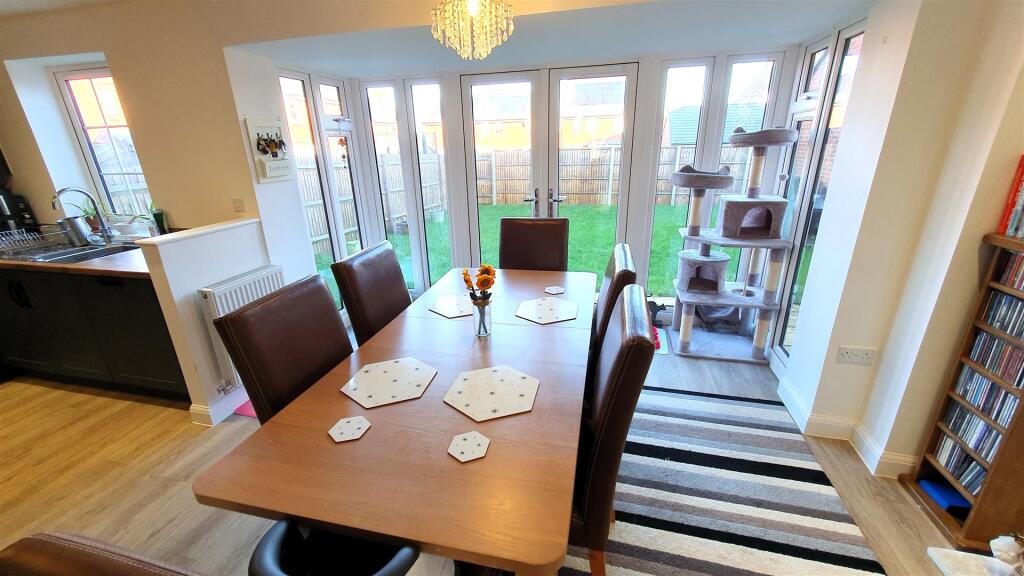 Dining area.jpg