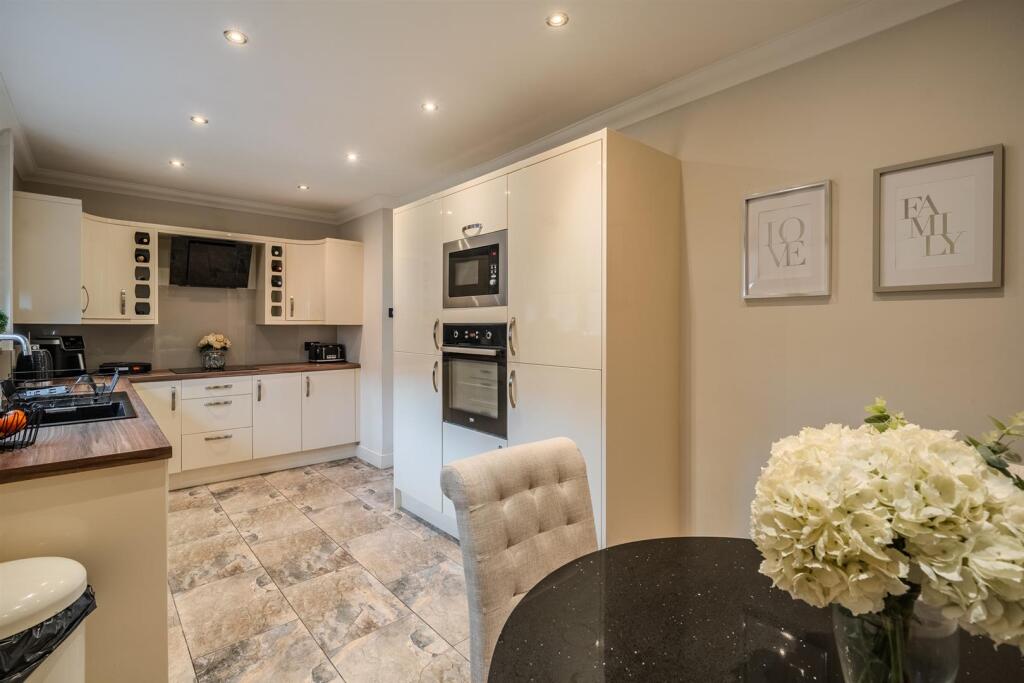 21 Blodwen Road-19.jpg