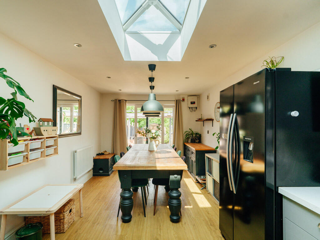 Kitchen / Dining Area