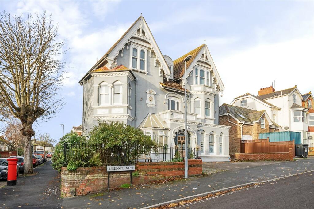 Oaklands Guest House