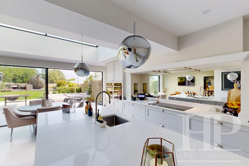 Kitchen/dining/family room