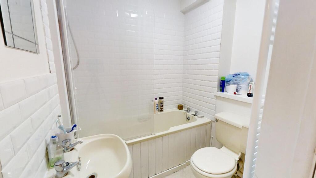 Fortuneswell-Portland-Dorset-UK-02052025_164802