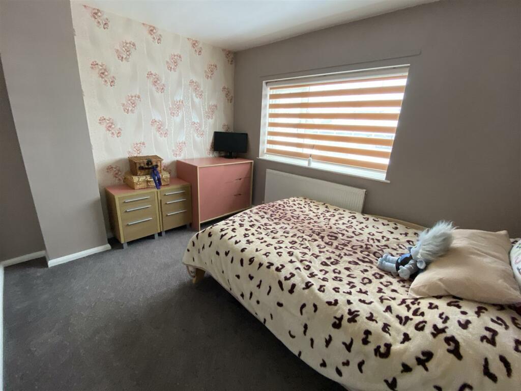 Bedroom no.2 rear double: