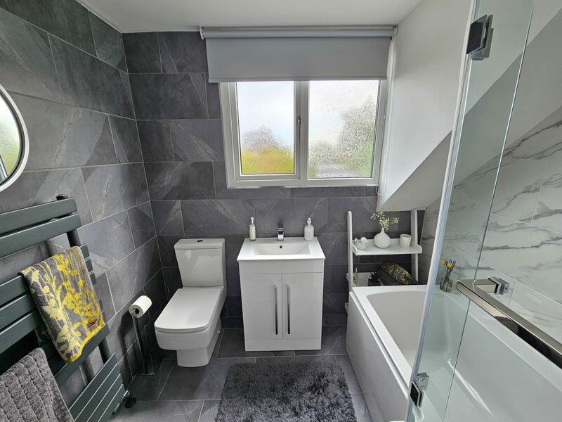 1st Floor Bathroom