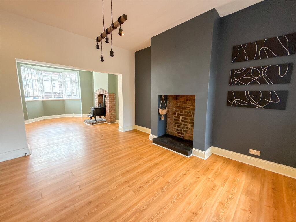 Lounge &amp; Dining Area