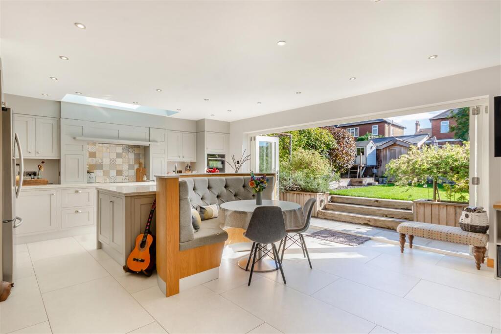 8666143-interior19.jpg
