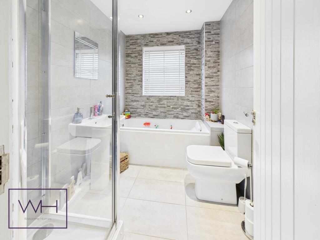 CAM03785G0-PR0215-ST