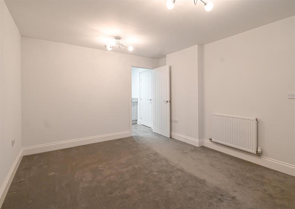 1 Crossfields Crescent-15.jpg