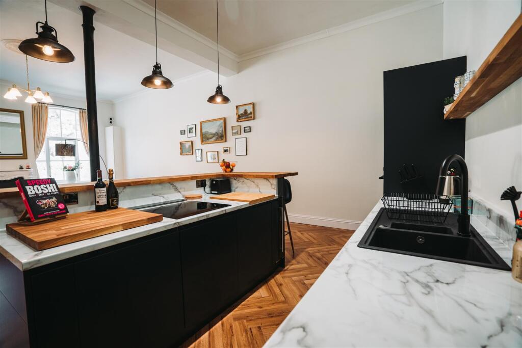 Litton Mill Flat 16 (Max Property Photography) (2 