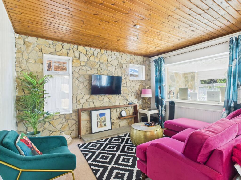 CAM04922G0-PR0047-STILL007