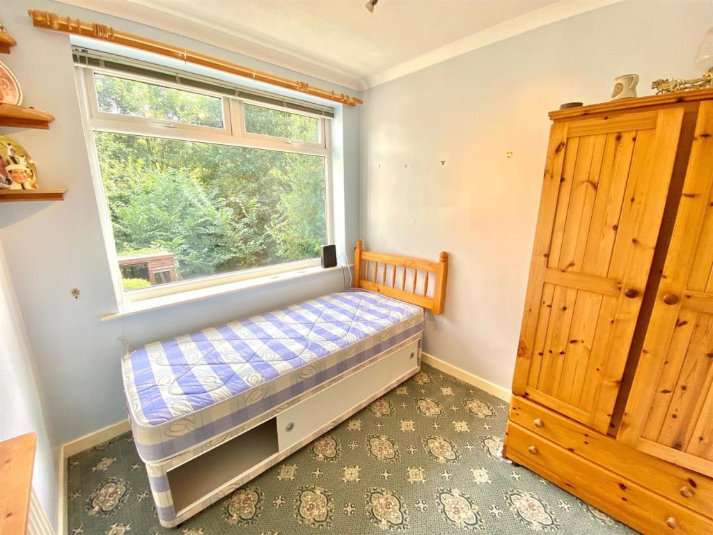 bed 3.jpg