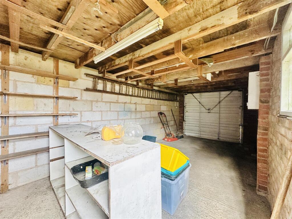 GARAGE