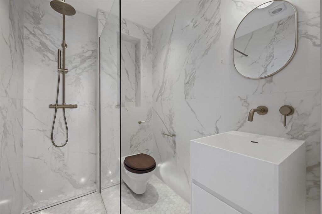 Caithness Road - EnsuiteB3