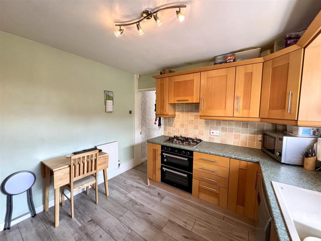 KITCHEN/BREAKFAST ROOM