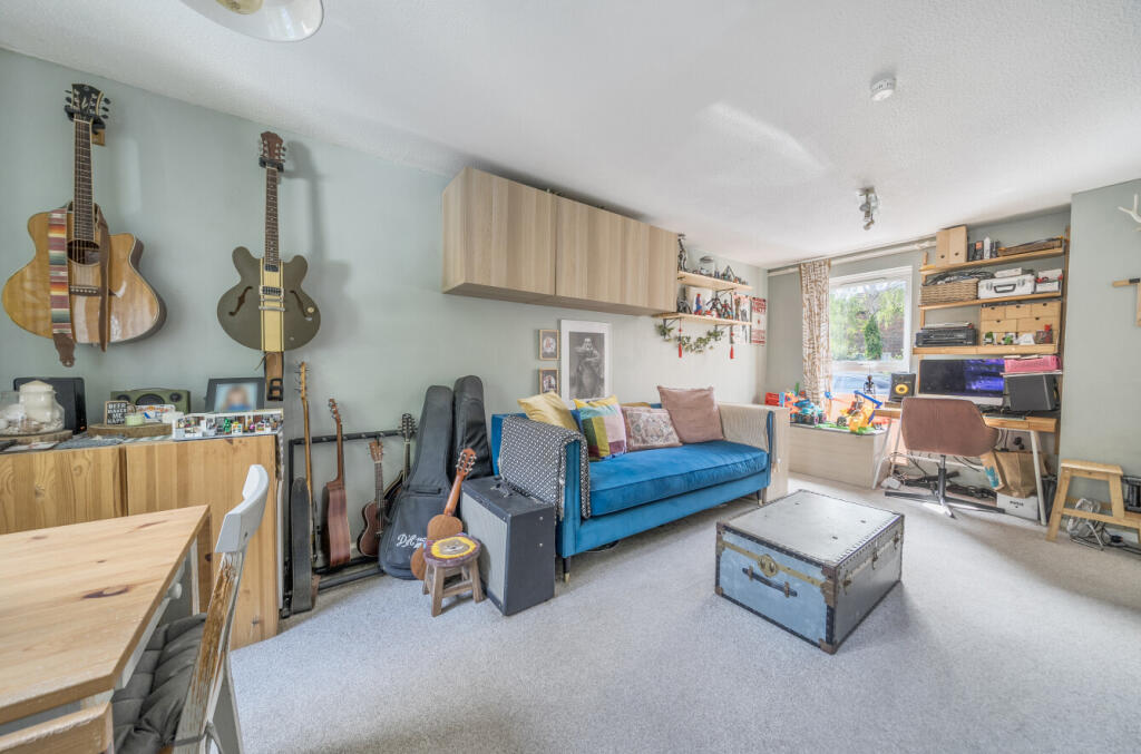 1329679-5-6883542...