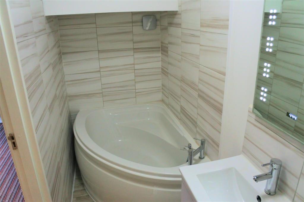 Loft Bathroom 2.JPG