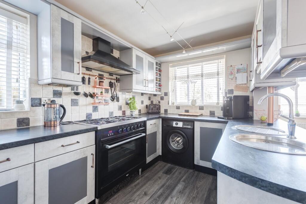 20WillowCrescent(Interior)-10.jpg