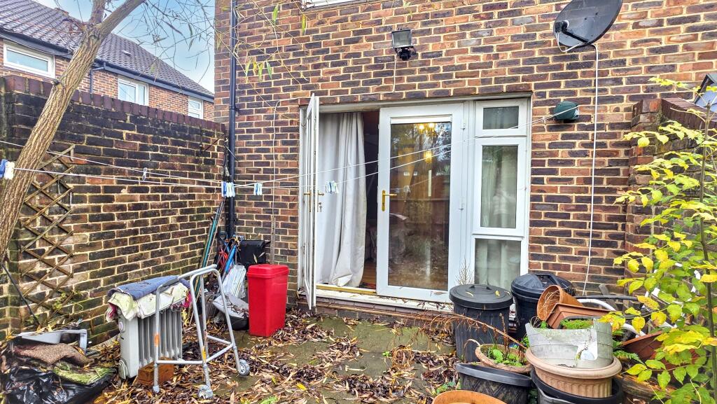 6 Keilder Close, Hillingdon, Uxbridge, UB10 0EU