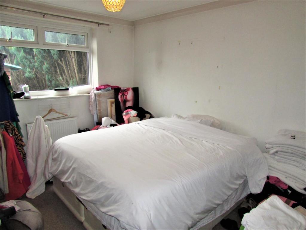 MontgomerySt81bed1.JPG