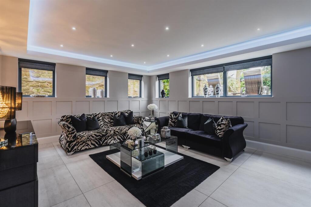 Formal Lounge