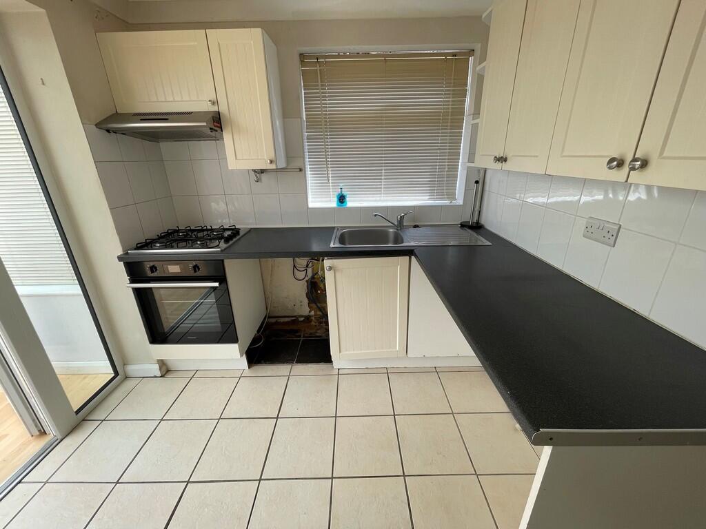 18 Moorfoot Road ...