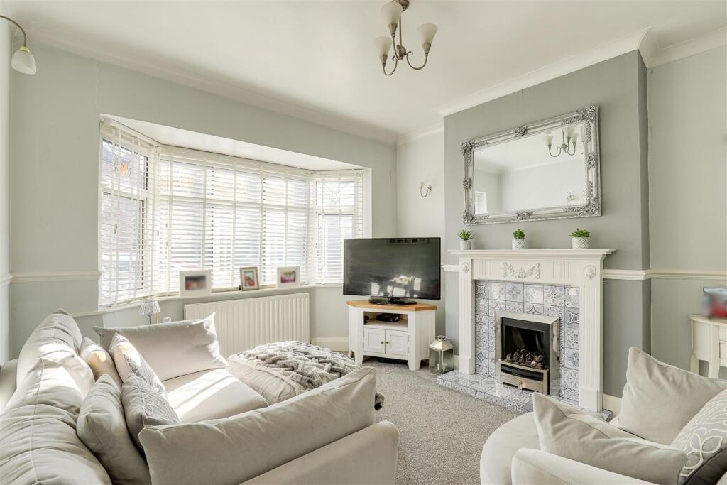 6 thorneywood - Blur (1).jpg