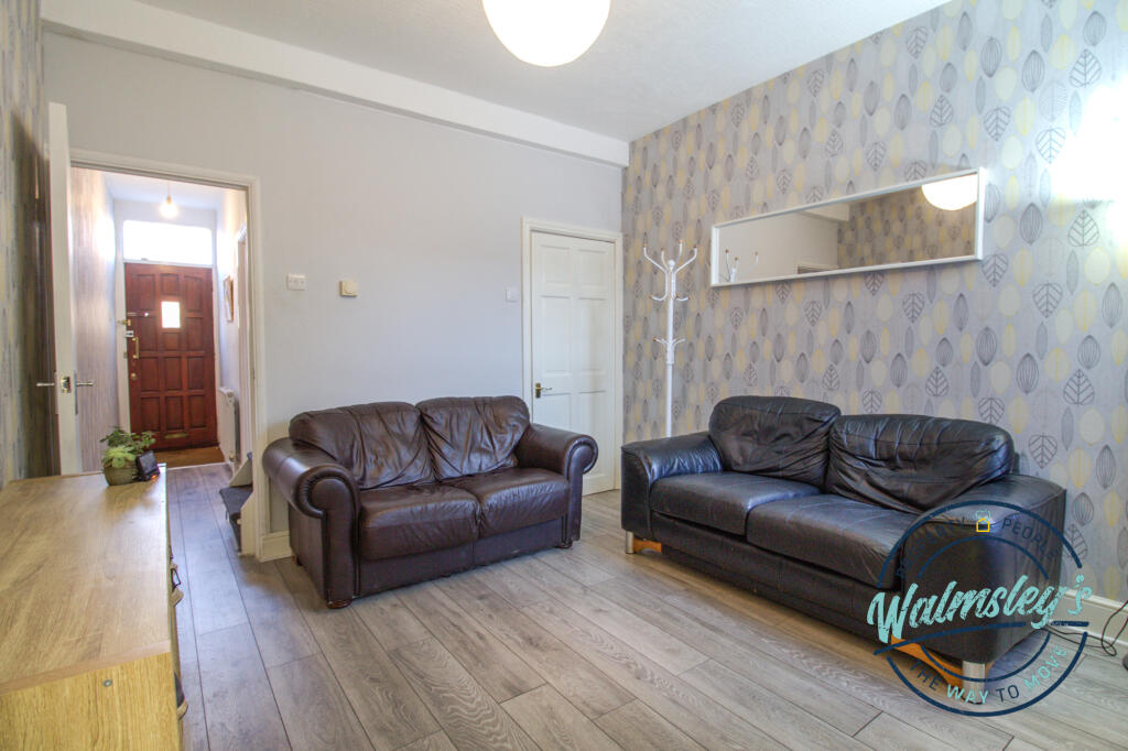 Rear sitting towards frontage