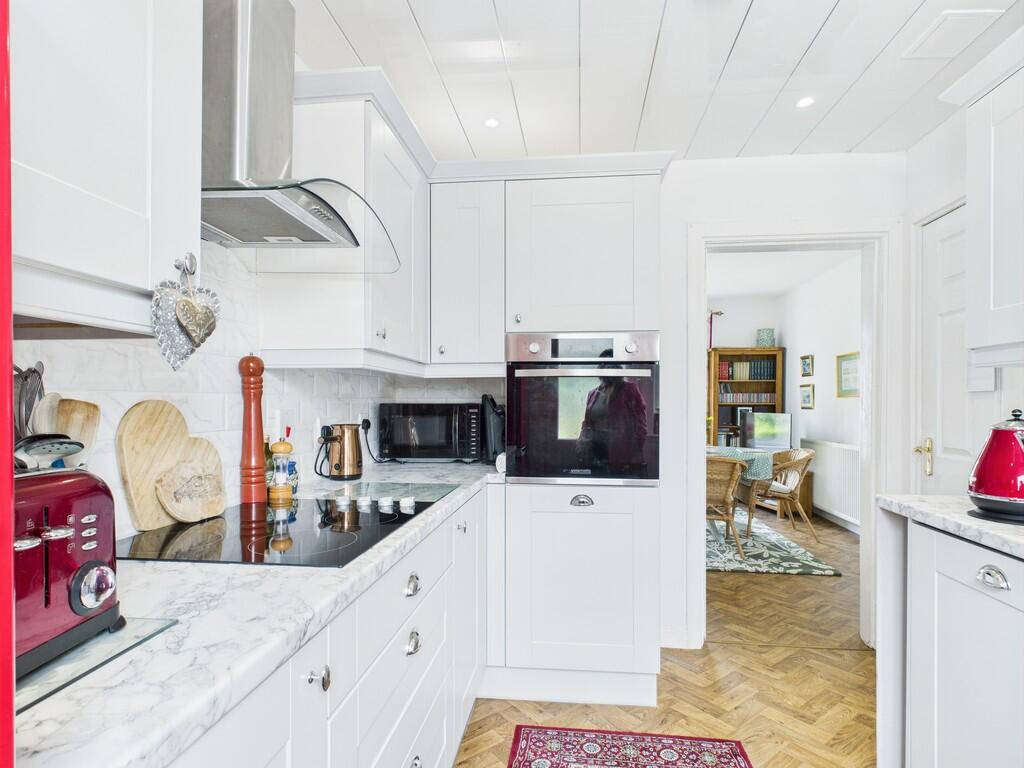 CAM05526G0-PR0011...