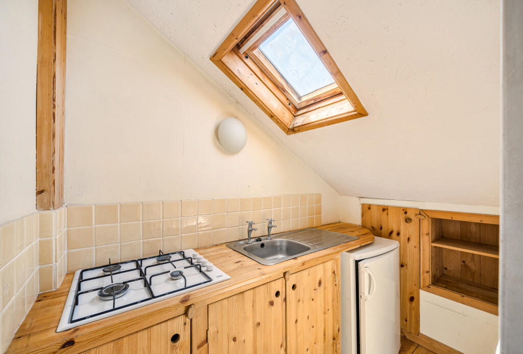 1305695-15-6852b2...