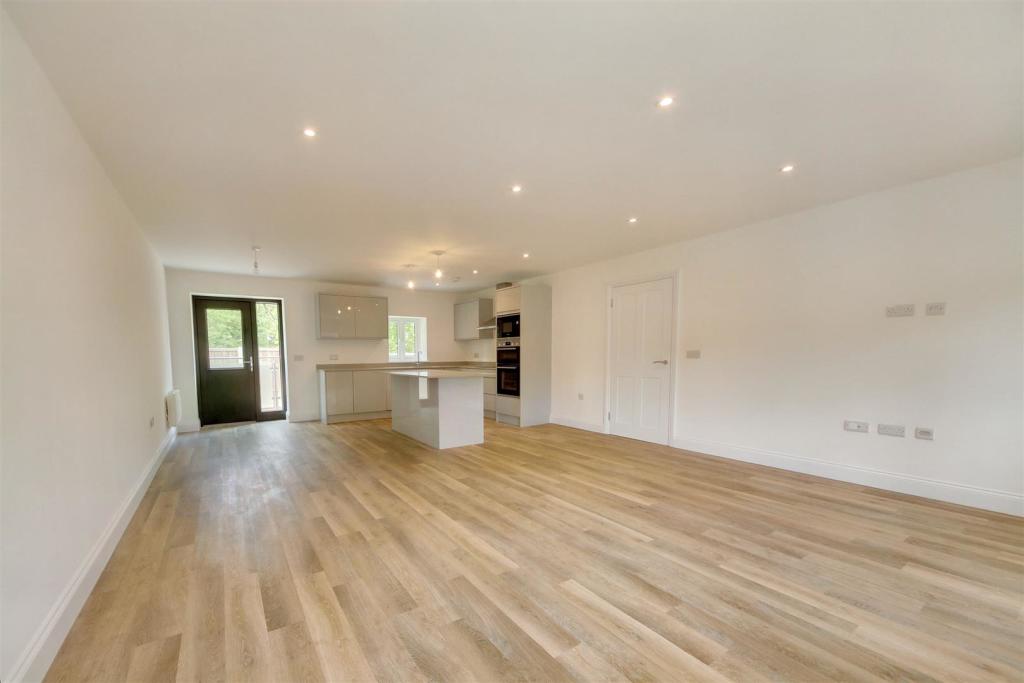 Kitchen Reception 1.jpg