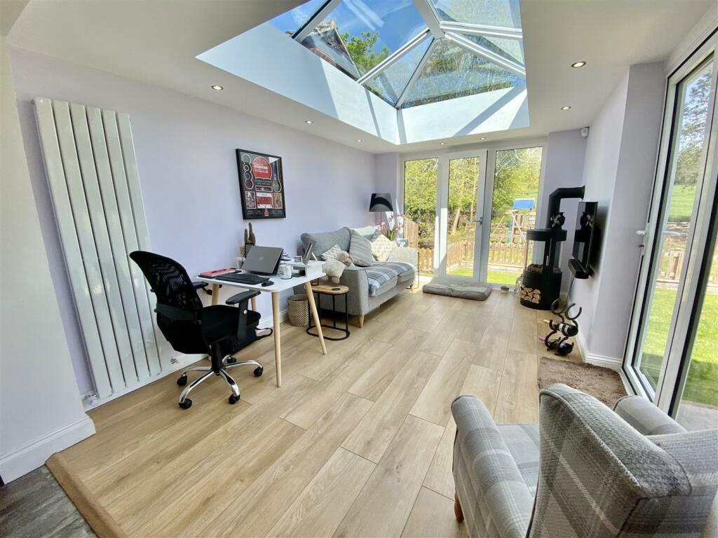 GARDEN ROOM