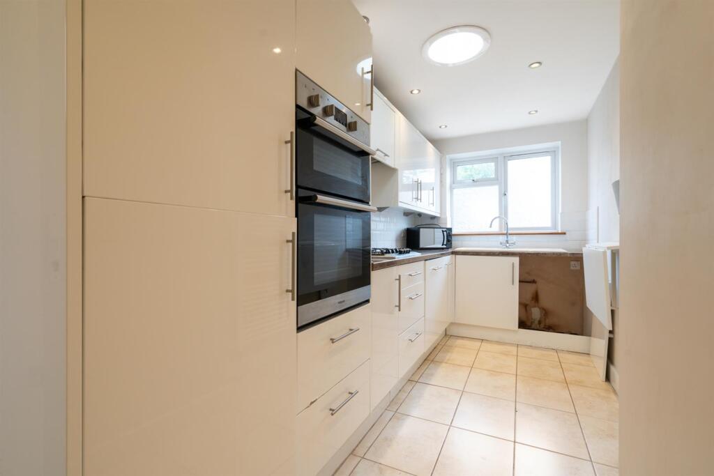 92 Sandgate Road_5.jpg