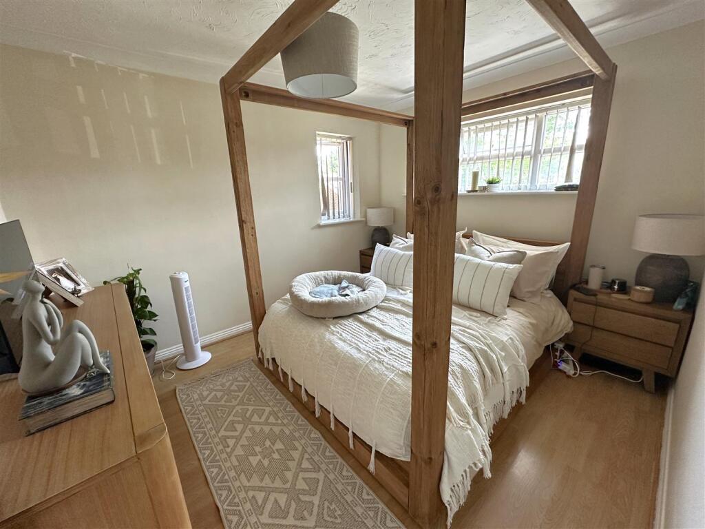 Bedroom 2.JPG